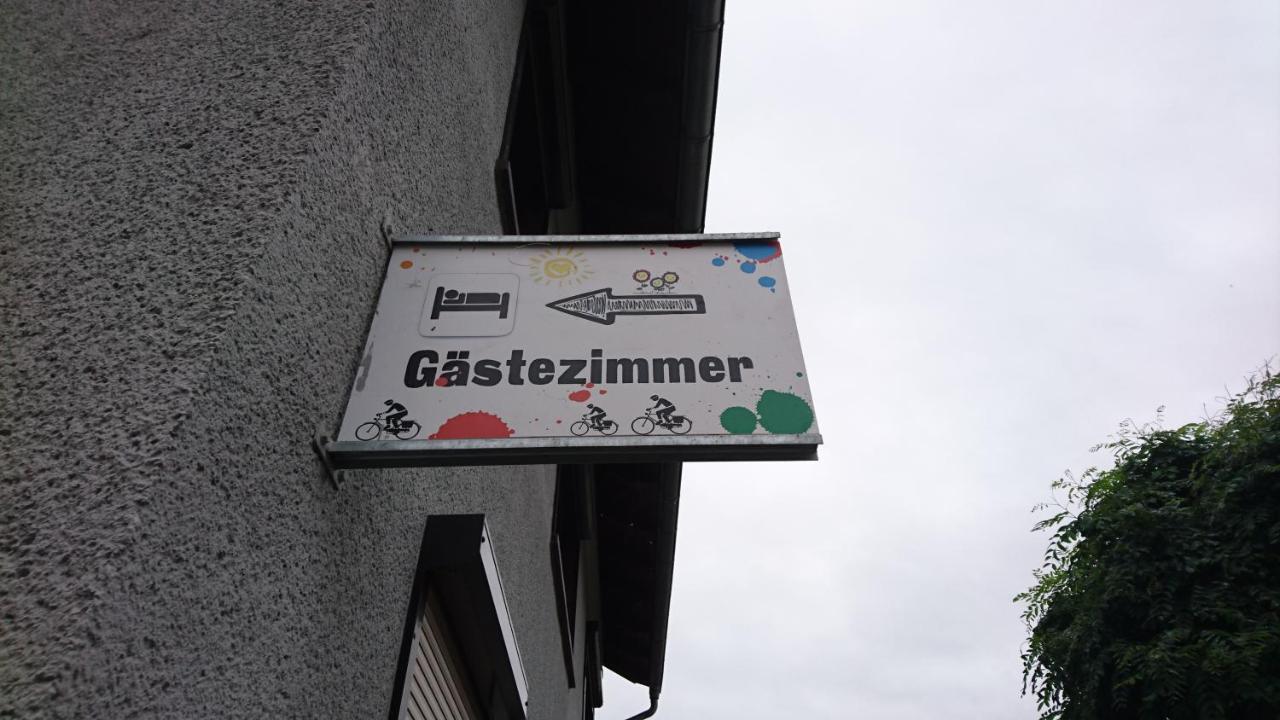 Gaestezimmer & Ferienwohnungen Thon Herbsleben Exteriör bild